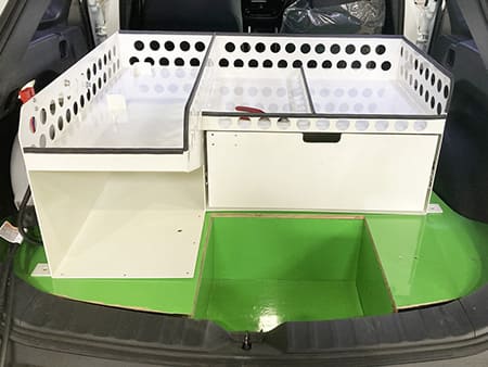 工具箱を積んだラゲッジ