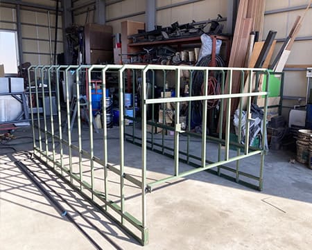 トラックの幌鉄骨