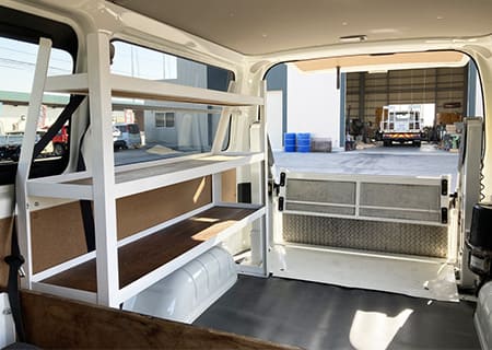 車内から見たパワーゲート