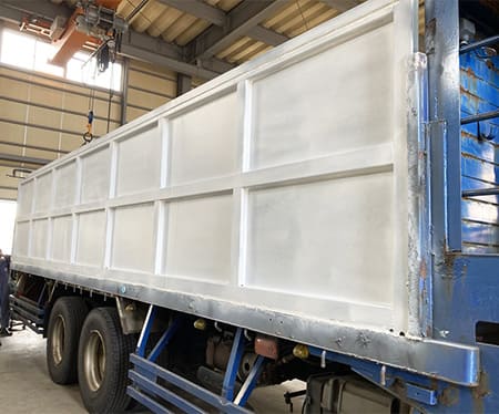 トラックアオリ部分の取り付け